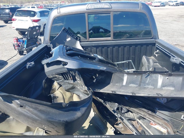 5TFAX5GN5HX091428 Toyota Tacoma Sr