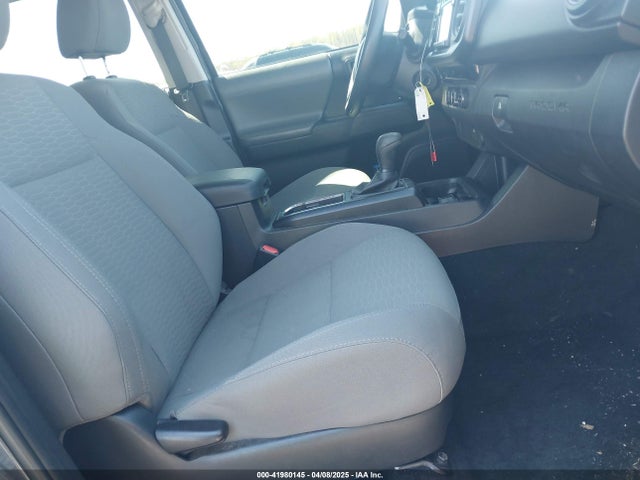 5TFAX5GN5HX091428 Toyota Tacoma Sr