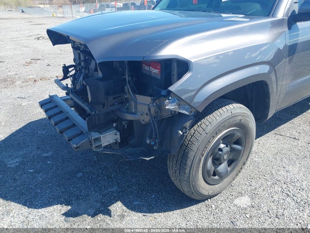 5TFAX5GN5HX091428 Toyota Tacoma Sr