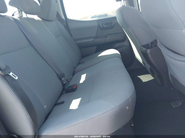 5TFAX5GN5HX091428 Toyota Tacoma Sr