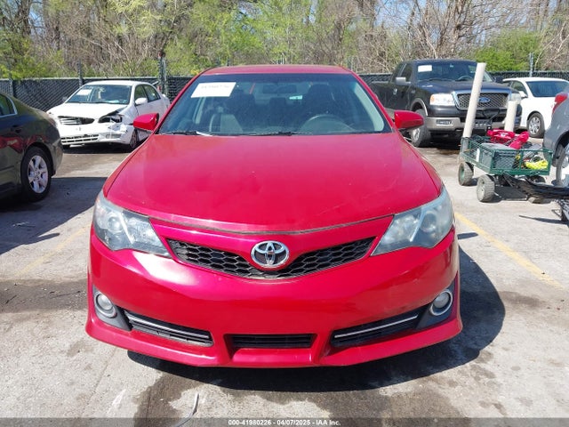 4T1BF1FK0EU851863 Toyota CAMRY SE