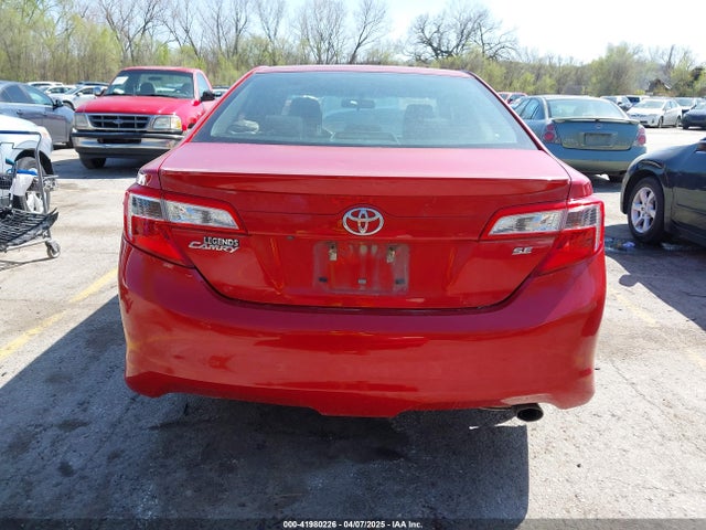 4T1BF1FK0EU851863 Toyota CAMRY SE
