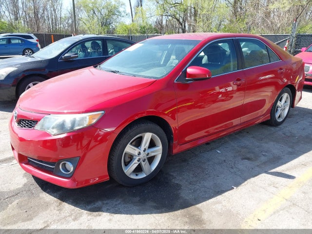 4T1BF1FK0EU851863 Toyota CAMRY SE