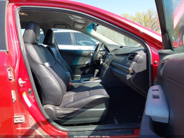 4T1BF1FK0EU851863 Toyota CAMRY SE
