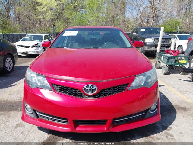 4T1BF1FK0EU851863 Toyota CAMRY SE