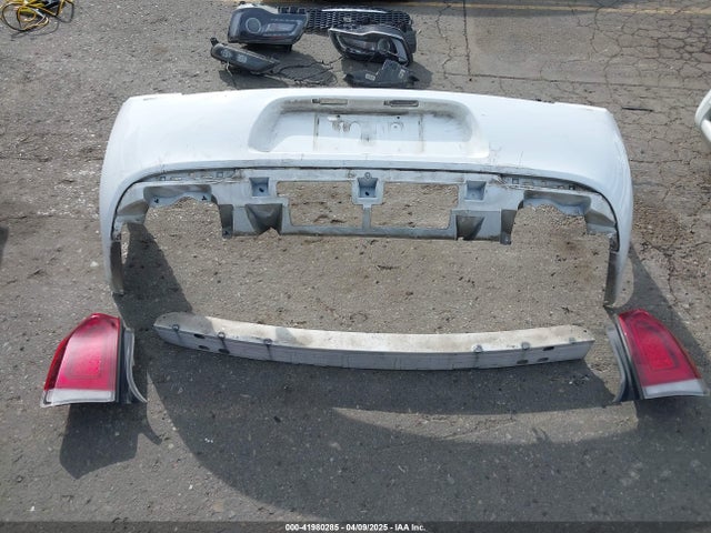 2C3CCABG1KH654366 Chrysler 300 300s