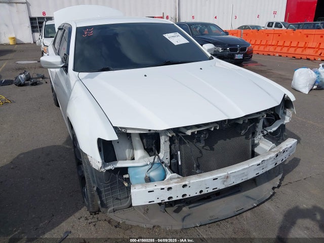 2C3CCABG1KH654366 Chrysler 300 300s