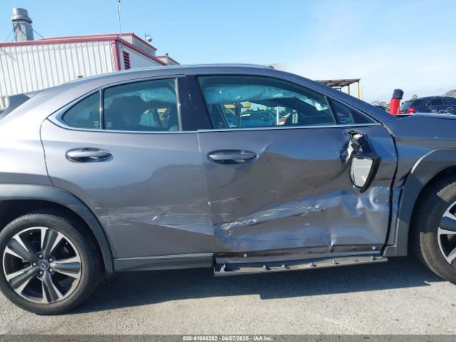 JTHY3JBH6K2002909 Lexus UX 200