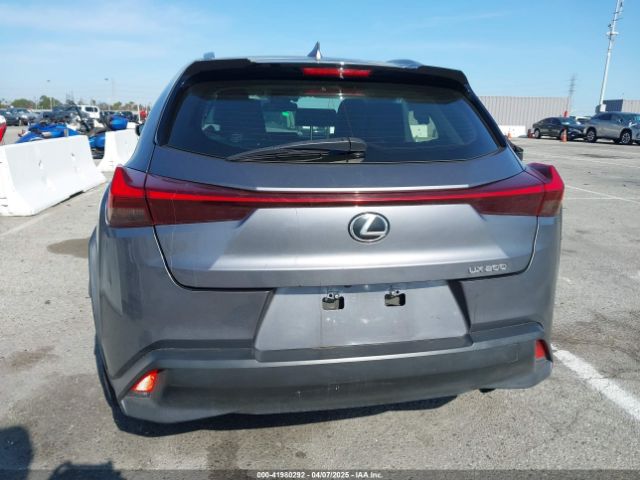 JTHY3JBH6K2002909 Lexus UX 200
