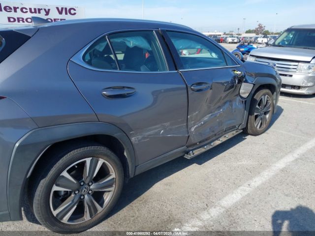 JTHY3JBH6K2002909 Lexus UX 200