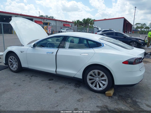 2013 TESLA MODEL S 5YJSA1CG5DFP03928 Photo 2