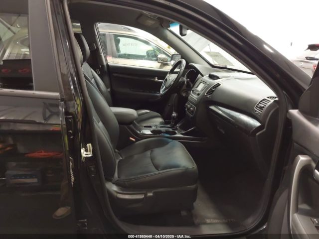 5XYKTCA68FG616469 KIA SORENTO LX