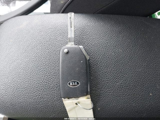 3KPF24AD0KE103717 KIA Forte Lxs