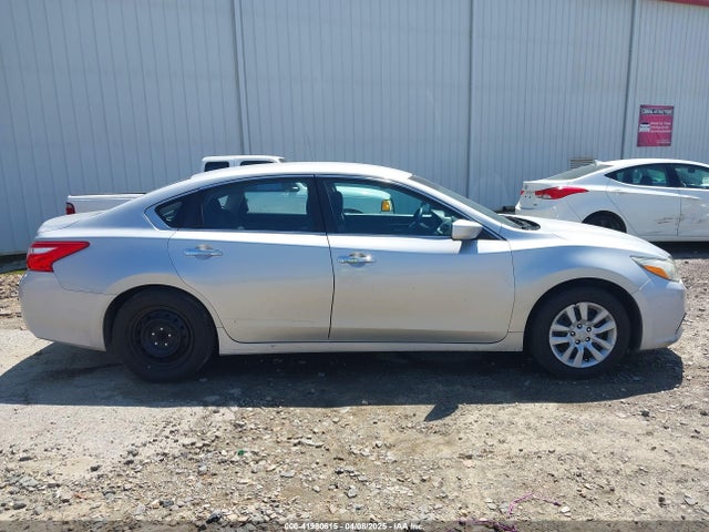1N4AL3AP0HN331061 Nissan Altima 2.5 S