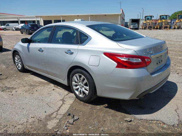 1N4AL3AP0HN331061 Nissan Altima 2.5 S