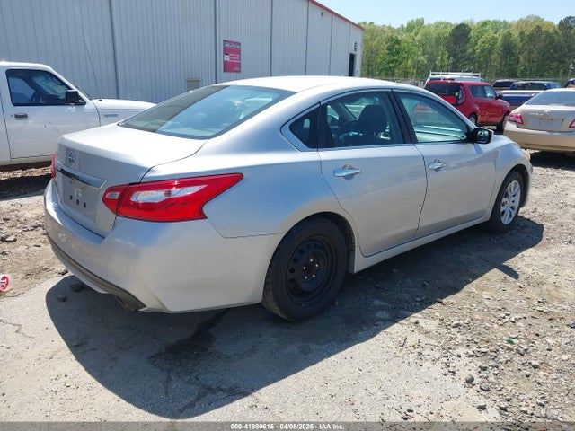 1N4AL3AP0HN331061 Nissan Altima 2.5 S