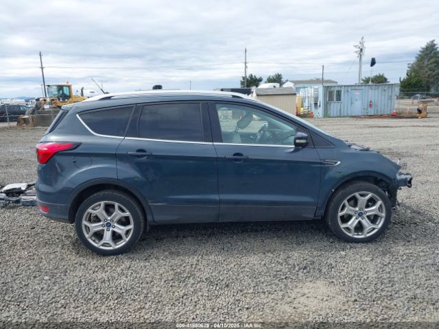 1FMCU9J95KUC05369 Ford Escape Titanium