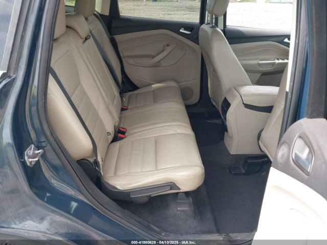 1FMCU9J95KUC05369 Ford Escape Titanium