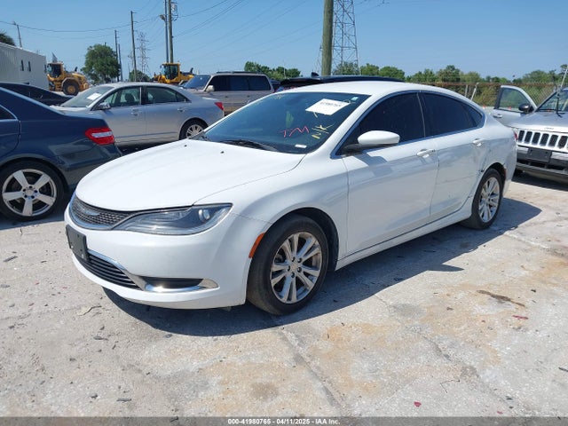 Chrysler 200 Limited 2015 1C3CCCAB4FN742102 Image 2