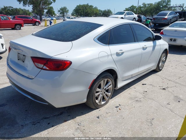 Chrysler 200 Limited 2015 1C3CCCAB4FN742102 Image 4