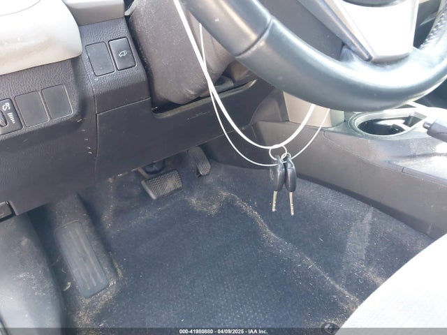 2T3WFREV6GW266761 Toyota Rav4 Xle