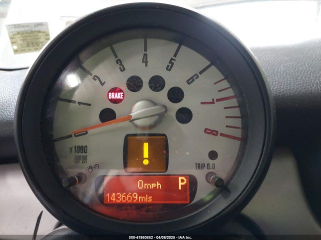 2011 MINI COOPER CLUBMAN WMWZF3C56BT188312 Photo 6