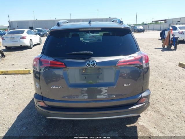 2T3WFREV9HW387608 Toyota Rav4 Xle