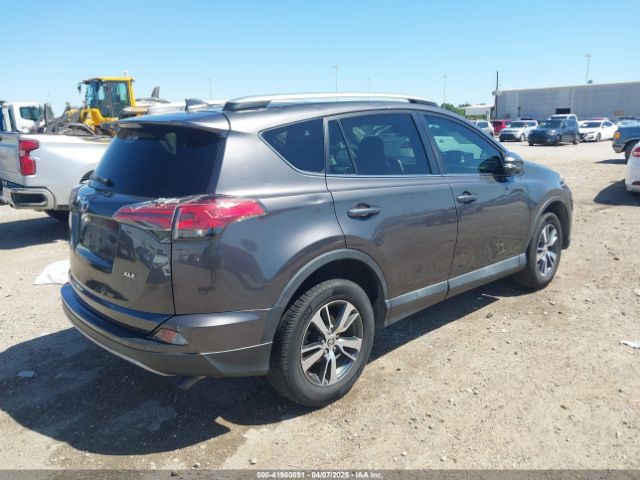 2T3WFREV9HW387608 Toyota Rav4 Xle