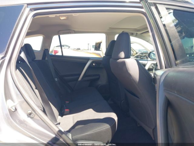 2T3WFREV9HW387608 Toyota Rav4 Xle