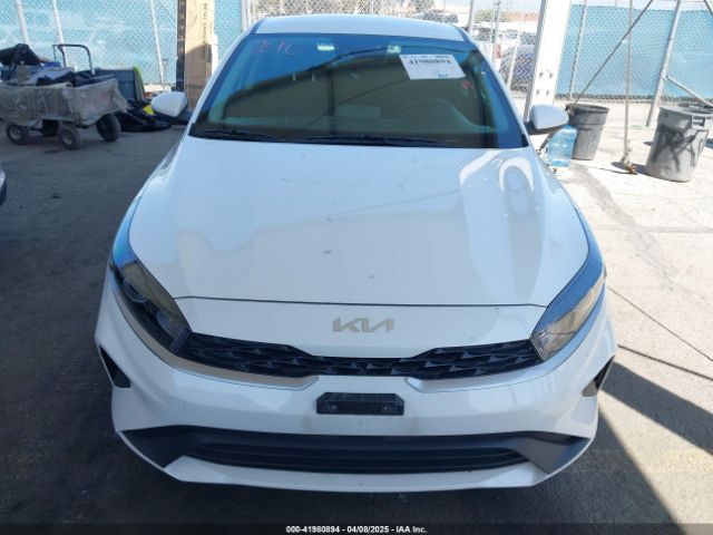 3KPF24AD9PE578435 KIA Forte Lxs