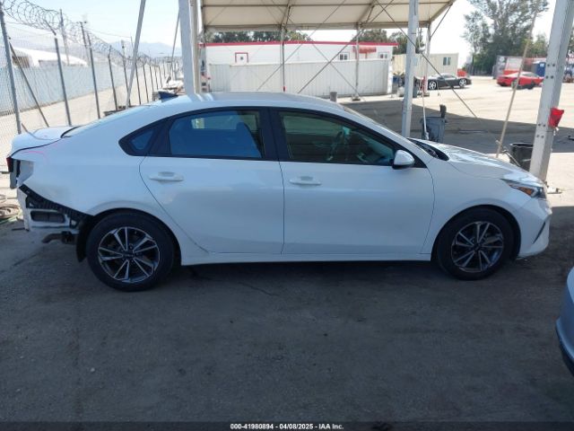 3KPF24AD9PE578435 KIA Forte Lxs