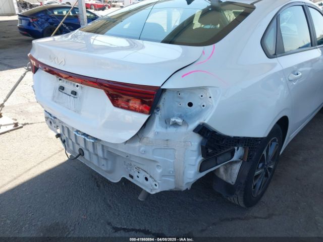 3KPF24AD9PE578435 KIA Forte Lxs