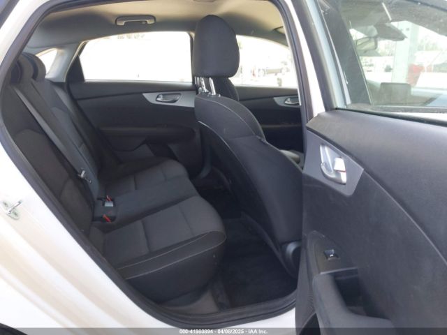 3KPF24AD9PE578435 KIA Forte Lxs
