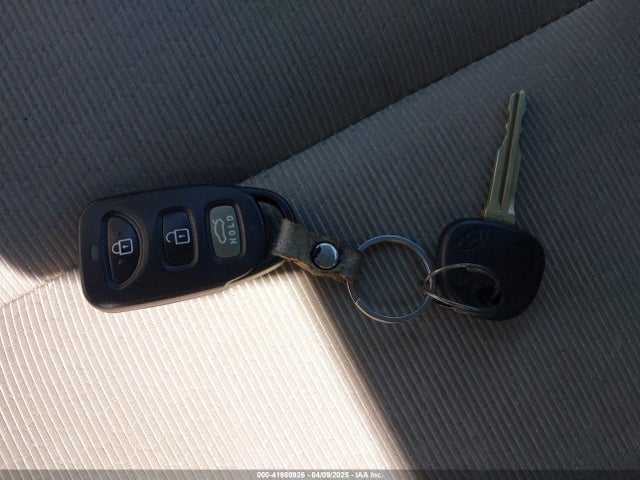 5NPD84LFXHH015928 Hyundai ELANTRA SE