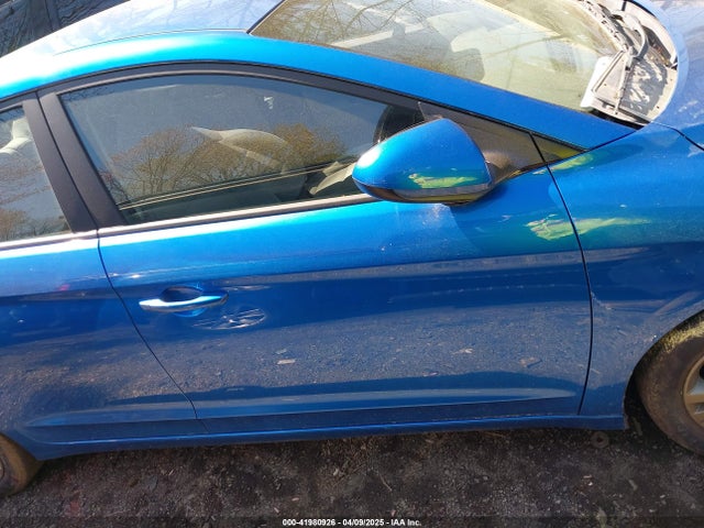 5NPD84LFXHH015928 Hyundai ELANTRA SE