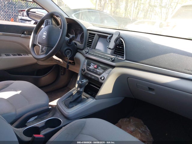 5NPD84LFXHH015928 Hyundai ELANTRA SE