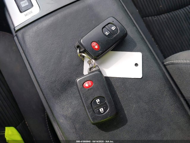 JTDZN3EUXFJ026954 Toyota Prius V Two