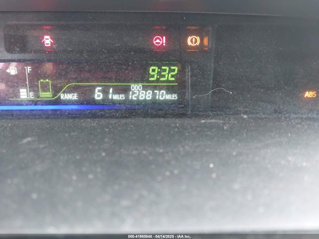 JTDZN3EUXFJ026954 Toyota Prius V Two