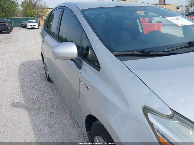 JTDZN3EUXFJ026954 Toyota Prius V Two