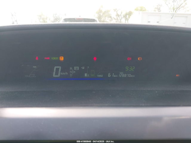 JTDZN3EUXFJ026954 Toyota Prius V Two