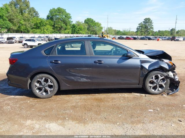 3KPF24AD2ME273774 KIA Forte Lxs
