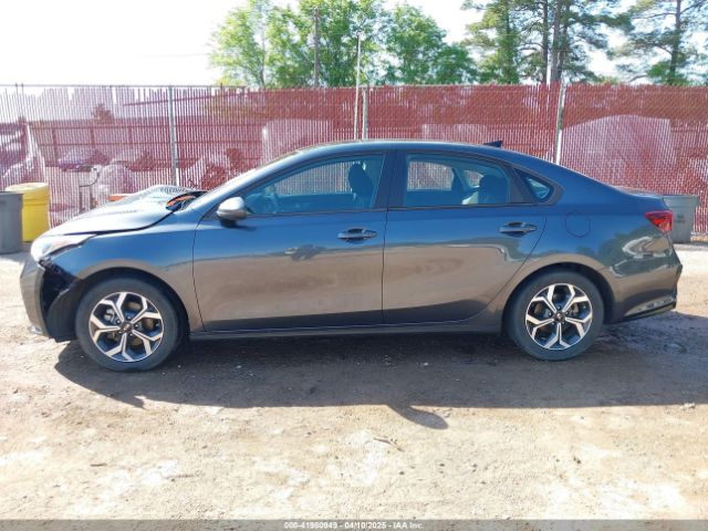 3KPF24AD2ME273774 KIA Forte Lxs
