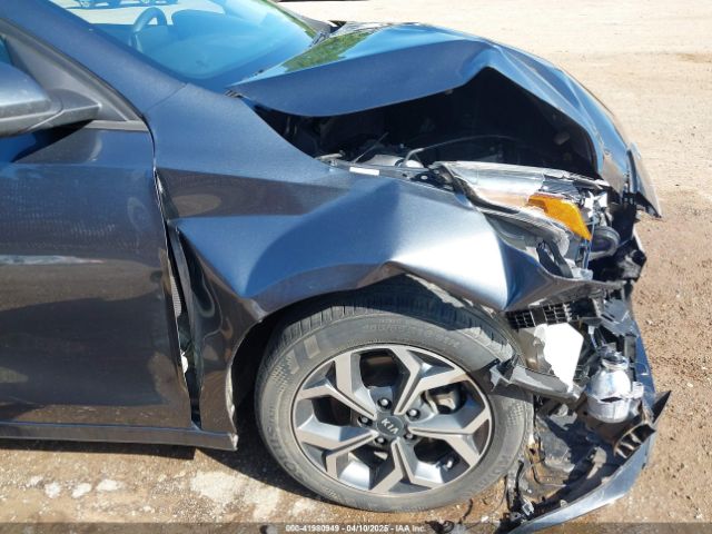 3KPF24AD2ME273774 KIA Forte Lxs