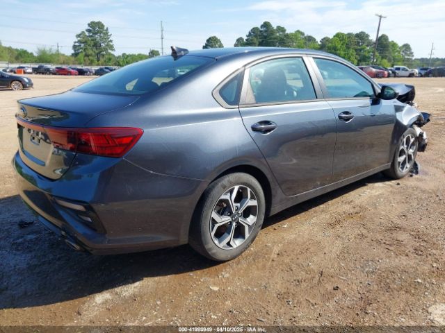 3KPF24AD2ME273774 KIA Forte Lxs