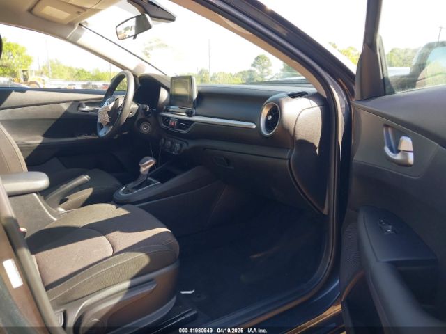 3KPF24AD2ME273774 KIA Forte Lxs