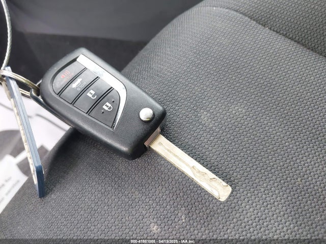 5YFEPRAE2LP106427 Toyota COROLLA LE