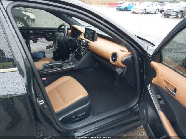 2021 LEXUS IS 300 JTHC81F29M5043571 Photo 4