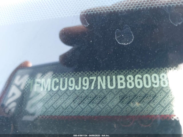 1FMCU9J97NUB86098 Ford Escape Titanium