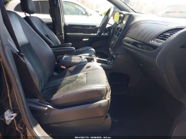 2C4RDGCG2GR118242 Dodge Grand Caravan Sxt