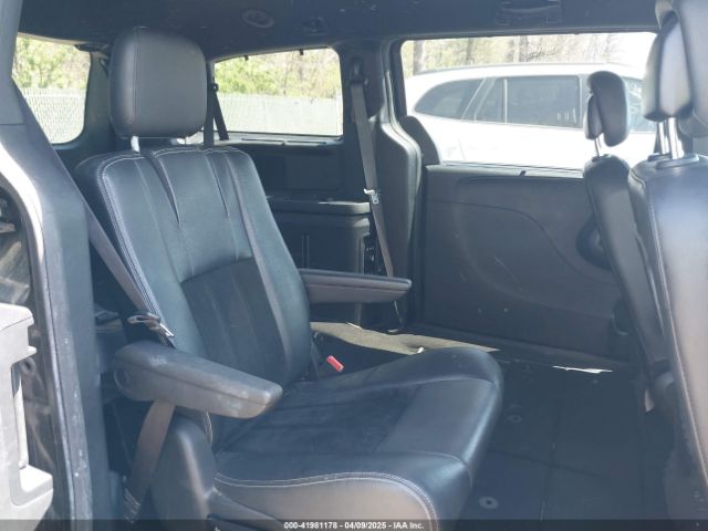 2C4RDGCG2GR118242 Dodge Grand Caravan Sxt
